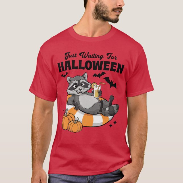 Just Waiting For Halloween Cute Lazy Racoon Hallo T-Shirt (Front)
