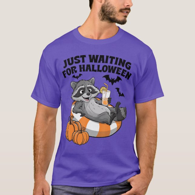 Just Waiting For Halloween Cute Lazy Racoon Hallo T-Shirt (Front)
