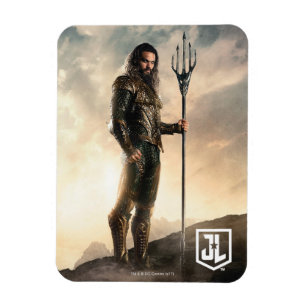 Justice League Aquaman On Battlefield Magnet