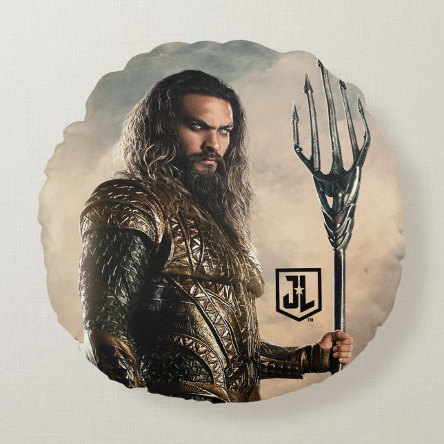Justice League | Aquaman On Battlefield Round Cushion (Front)