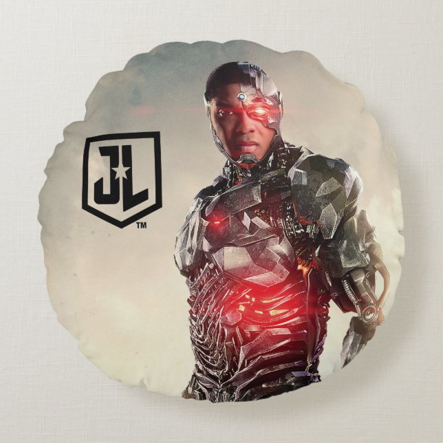 Justice League | Cyborg On Battlefield Round Cushion (Front)
