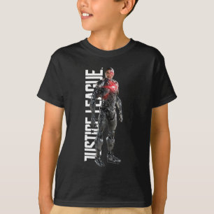 Justice League   Cyborg On Battlefield T-Shirt