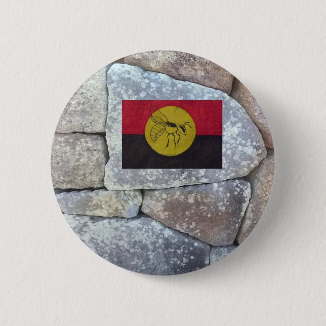 KABI BEE ANCIENT POLYGONAL STONE. 6 CM ROUND BADGE (Front)