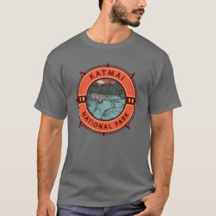 Katmai National Park Grizzly Bear Retro Compass T-Shirt