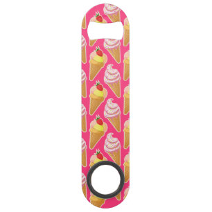 Kawaii pink pattern with strawberry ice cream