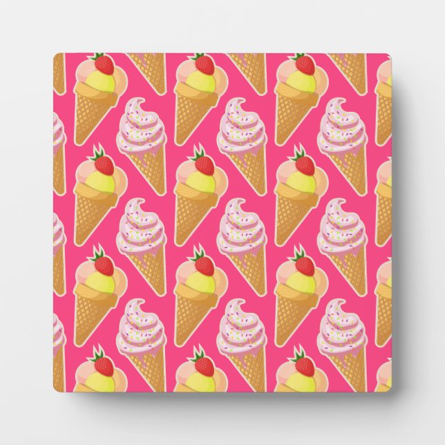 Kawaii pink pattern with strawberry ice cream  plaque (Front)