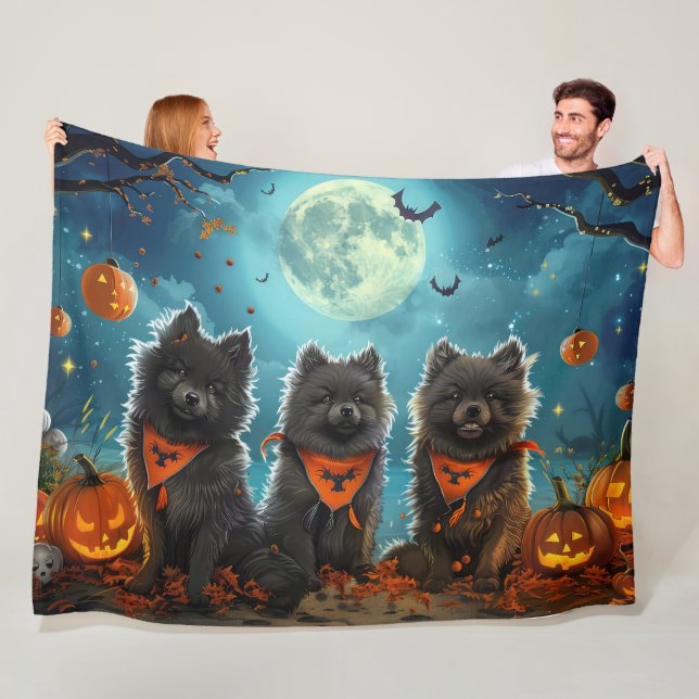 Keeshond Halloween Spooky Fleece Blanket (In Situ)