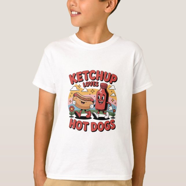 Ketchup Loves Hot Dogs – Funny Retro Cartoon Food  T-Shirt (Front)