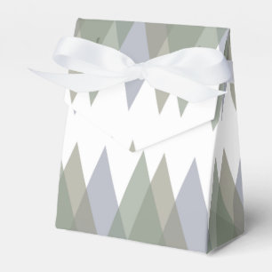 Khaki triangles favour box