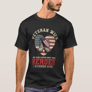 Ki Proud Veteran Wife  Us Flag Sunflower Veteran B T-Shirt