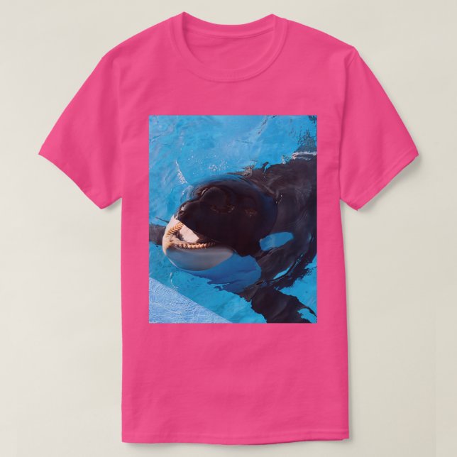 Killer whale swimming 6 T-Shirt (Design Front)