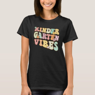 Kindergarten Vibes Retro Vintage Womens Prek Teach T-Shirt