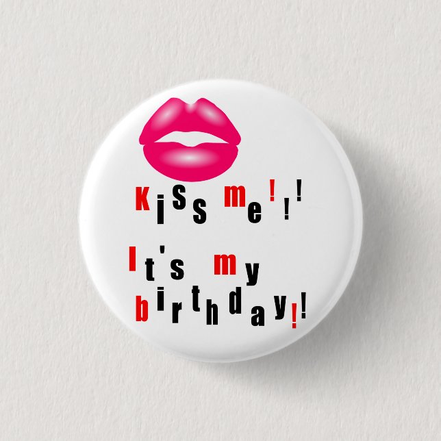 kiss 3 cm round badge (Front)