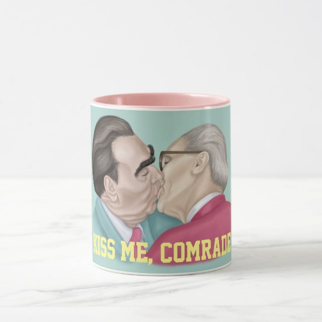 Kiss me comrade - Brezhnev kissing Honecker Mug (Center)