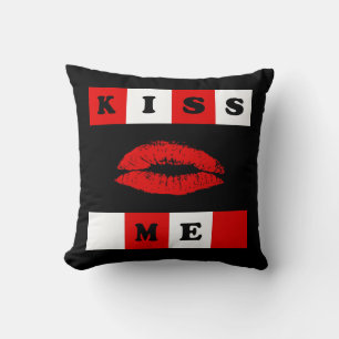 Kiss me! cushion