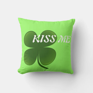 Kiss me cushion