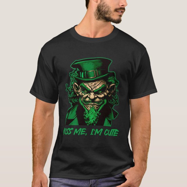 Kiss Me I m Cute Kobold St Patricks Day Irish Lepr T-Shirt (Front)