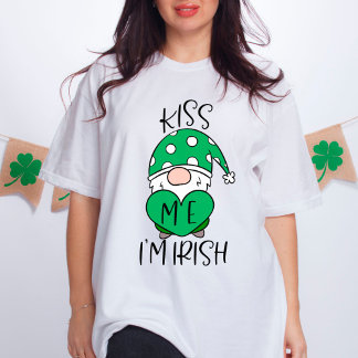 Kiss Me I'm Irish Cute Gnome Green Heart T-Shirt