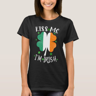 Kiss me I'm Irish funny st patricks day mens women T-Shirt