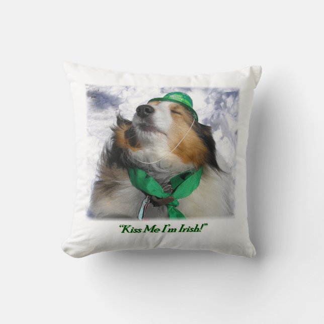 Kiss Me I'm Irish! Throw Pillow (Front)