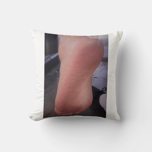 KISS MY FEET CUSHION (Front)