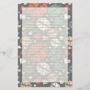 Kiss Print And Heart Pattern Stationery