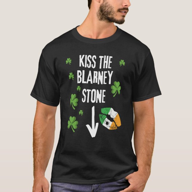 Kiss The Blarney Stone St Patricks Irish Sayings   T-Shirt (Front)