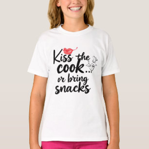 '''KISS THE COOK'' TYPOGRAPHY QUOTE T-Shirt