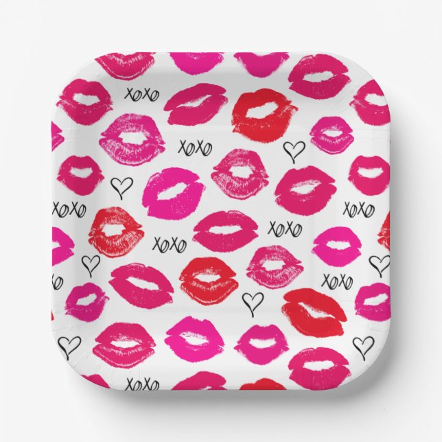 Kisses XOXO Red and Pink Paper Plate (Front)