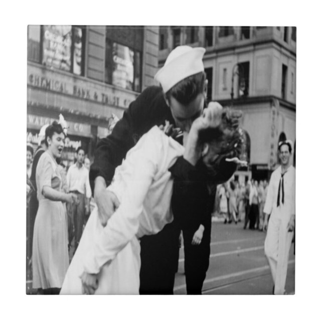 Kissing Couple.Hug Kiss Tile (Front)