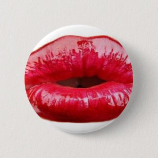 Kissing lips! 6 cm round badge