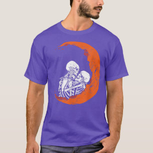 kissing loving skeleton T-Shirt