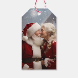 Kissing Mr and Mrs Santa Claus Gift Tags