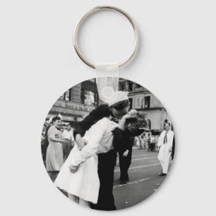 Kissing the War Goodbye at Times Square Key Ring