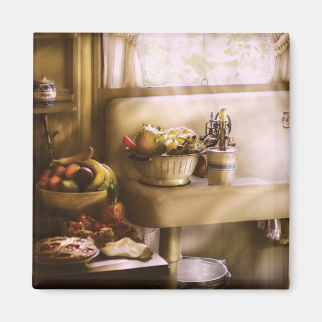 Kitchen - A 1930's Kitchen Magnet (Front)