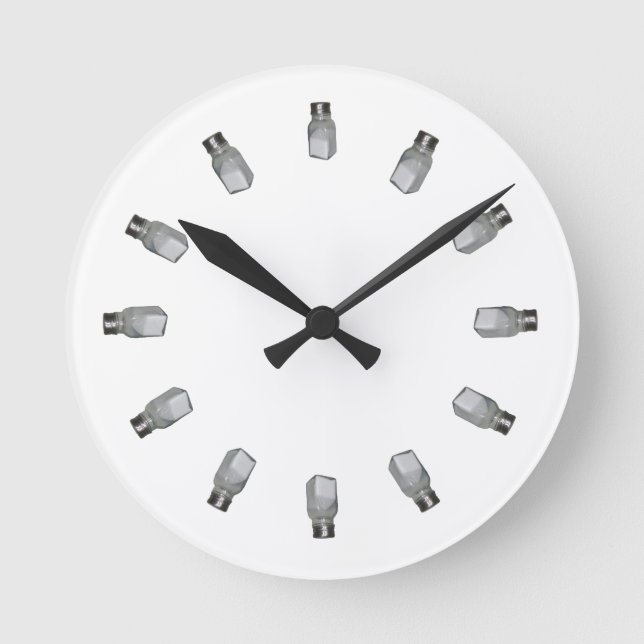 Kitchen Salt Shakers Round Clock (Front)