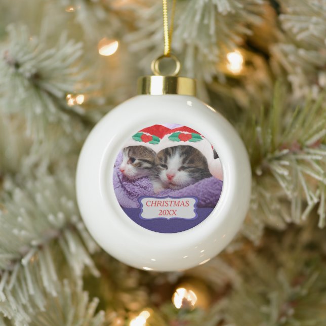Kittens Wearing Red Santa Hats Christmas 20XX Ceramic Ball Christmas Ornament (Tree)