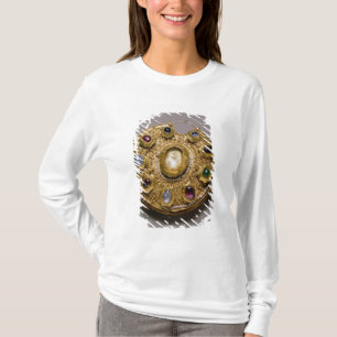 Kolt medallion, gold set with pearls and T-Shirt
