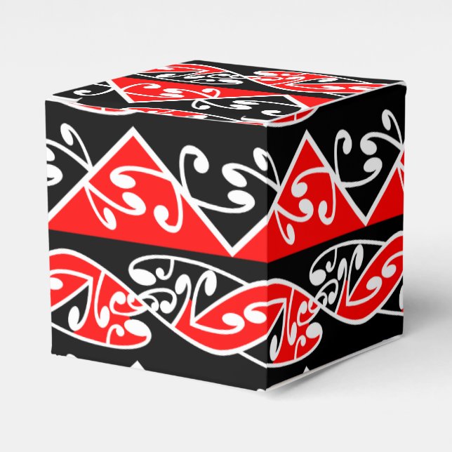 Kowhaiwhai Traditional Maori Koru Pattern Favour Box (Front Side)