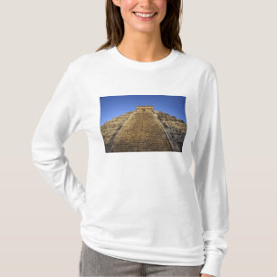 Kukulcan Temple or Castillo Castle) in 2 T-Shirt