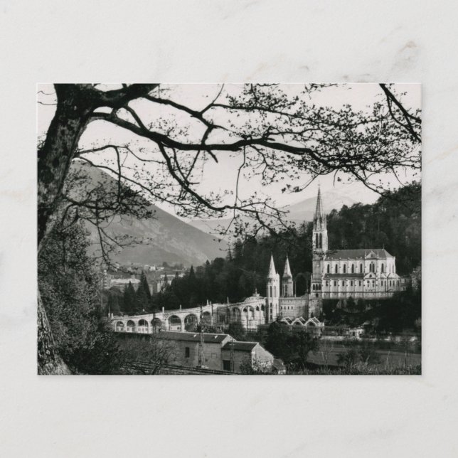 La Basilique, Lourdes, France Vintage Postcard (Front)