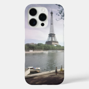 La Tour Eiffel. Paris, vers 1960. iPhone 16 Pro Case