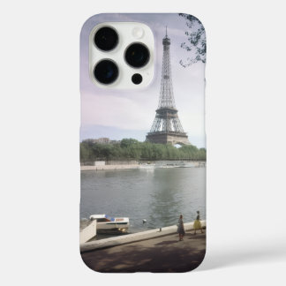 La Tour Eiffel. Paris, vers 1960. iPhone 16 Pro Case