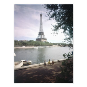 La Tour Eiffel. Paris, vers 1960. Photo Print