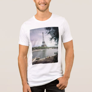 La Tour Eiffel. Paris, vers 1960. Tri-Blend Shirt