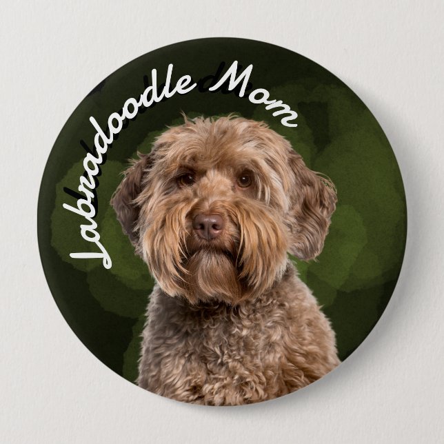 Labradoodle Mum with green background  10 Cm Round Badge (Front)