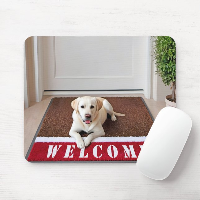 Labrador Retriever On Welcome Mat Mouse Mat (With Mouse)