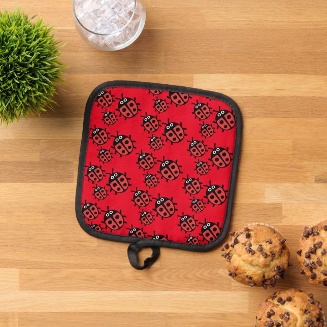 ladybird And Ladybug Pot Holder (Top Down)