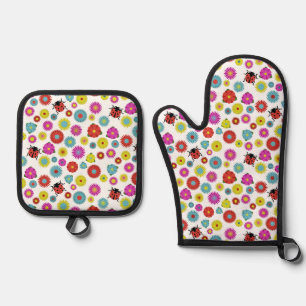 Ladybugs in the Garden Amongst the Flowers Oven Mitt & Pot Holder Set