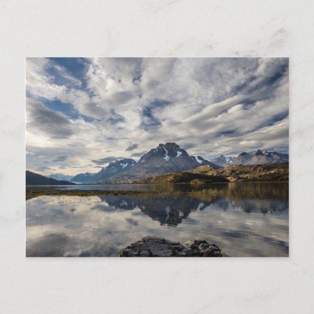 Lago Grey. Cordillera del Paine 2 Postcard (Front)